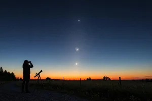 The Moon, Venus, Jupiter, and the Zodiacal Light: A Week to Step Outside